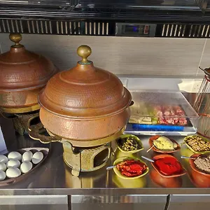Pjazza Merkanti - Boutique Living Hotell